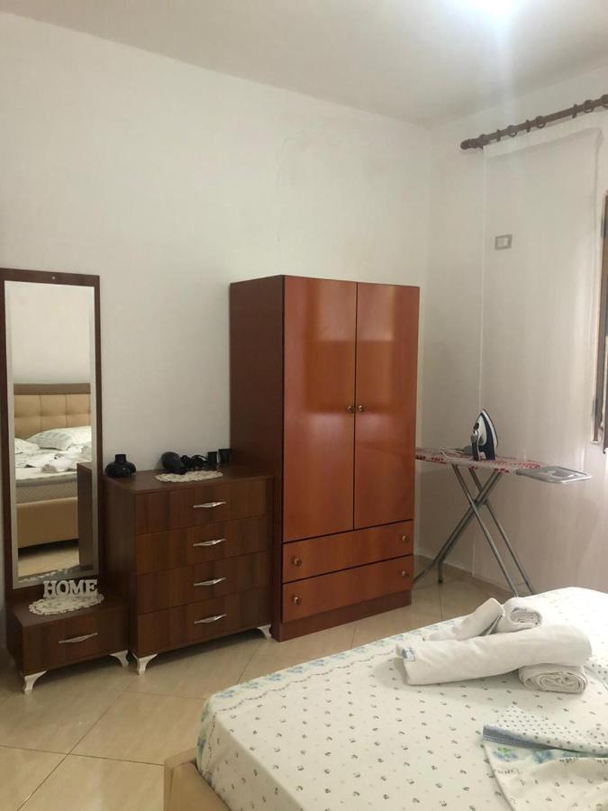 Teo Apartment Sarandë Eksteriør bilde