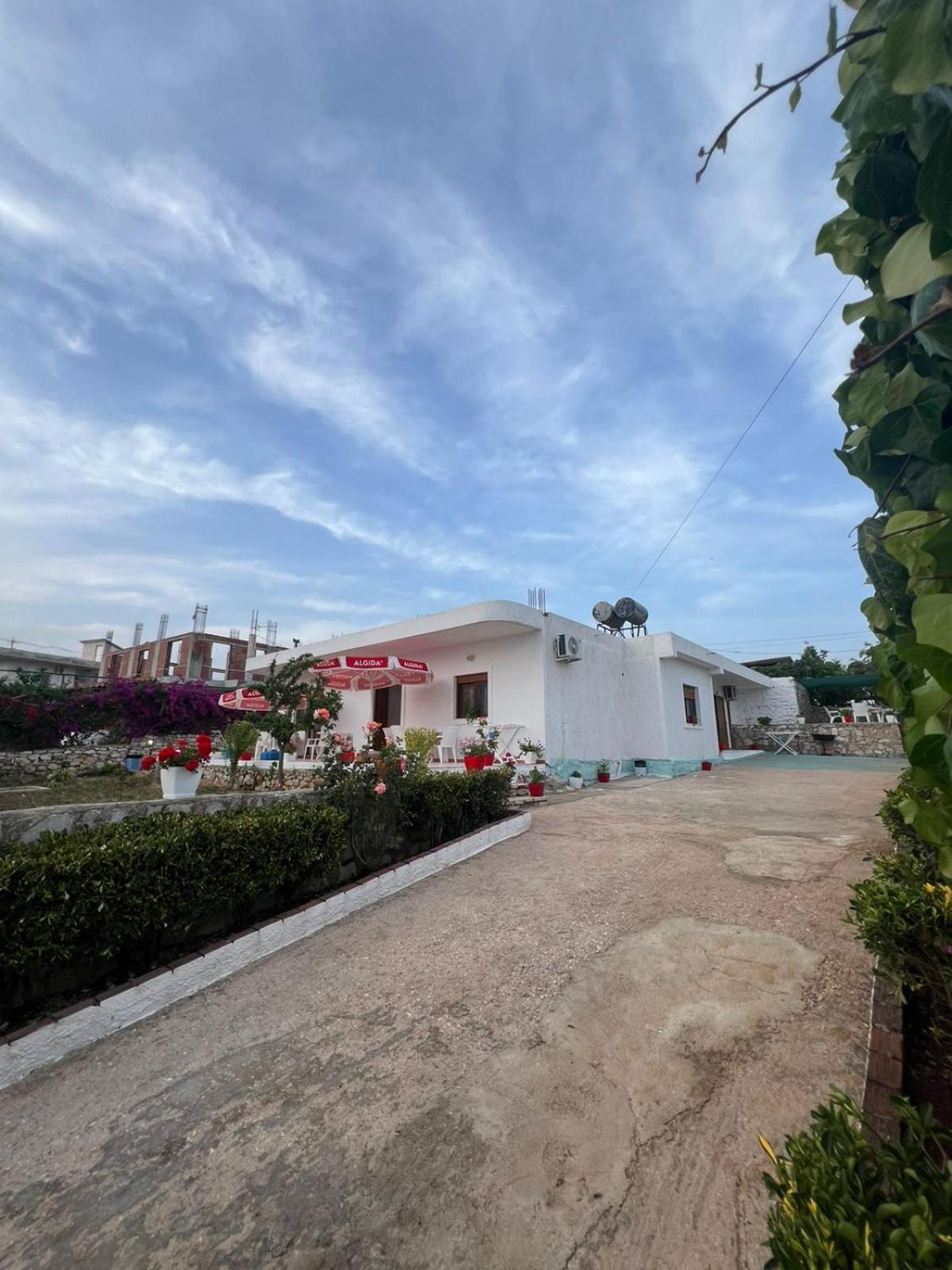Teo Apartment Sarandë Eksteriør bilde