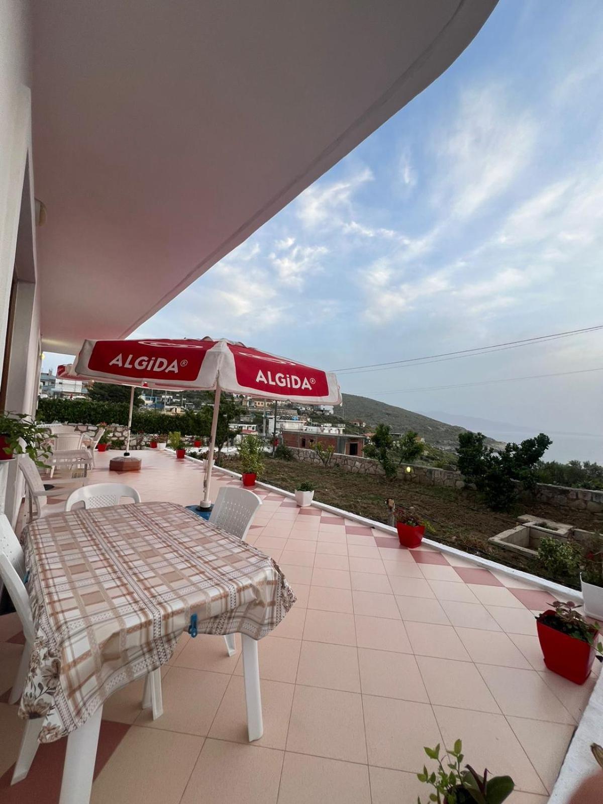 Teo Apartment Sarandë Eksteriør bilde